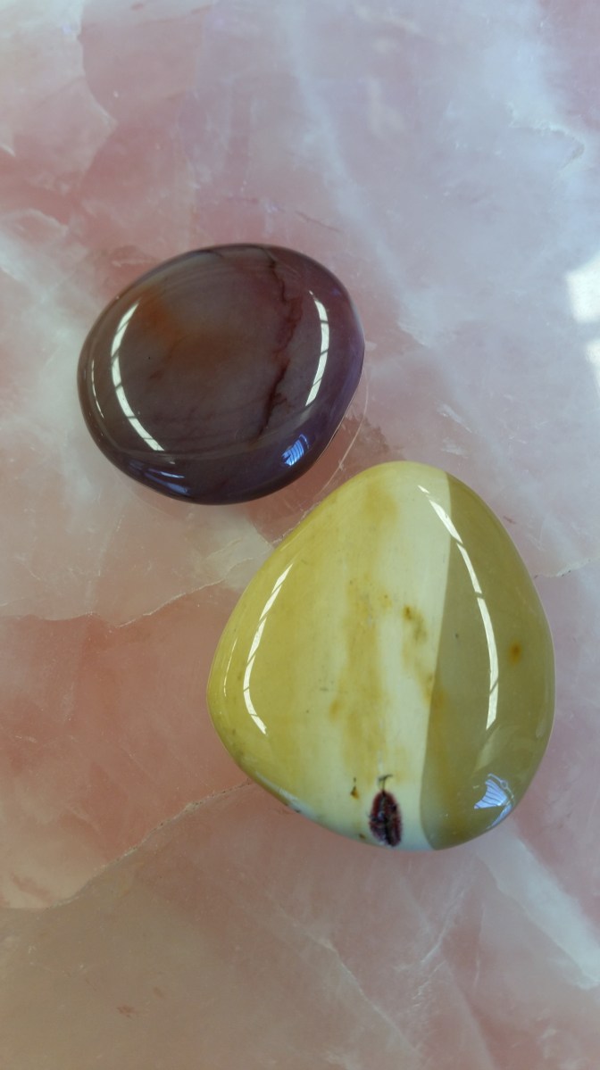 Mookaite flat stones