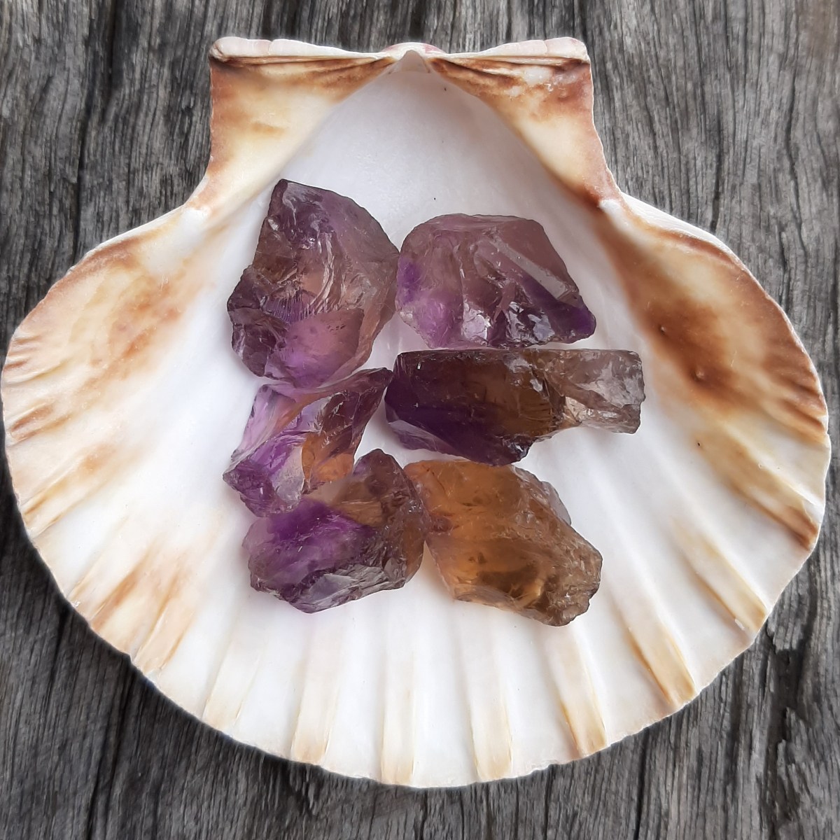 Crystals to uplift at Heart of the Bay Byron Bay Crystals