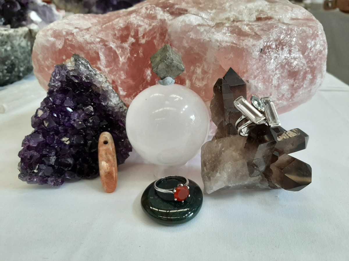 Crystals and Moon cycles Byron Bay crystals Heart of the Bay