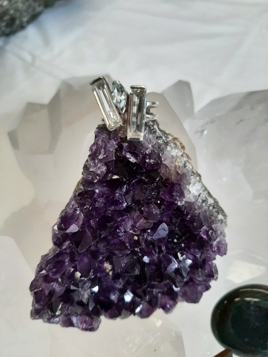 Crystals and Moon cycles Byron Bay crystals Heart of the Bay