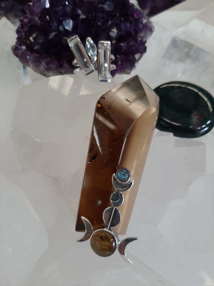 Crystals and Moon cycles Byron Bay crystals Heart of the Bay